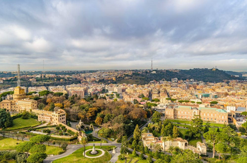 Aerial-view-of-the-Vatican-Gardens-from-St.-Peters-Basilica-1-1-1000×660