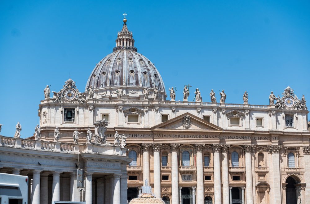 Exterior-facade-St.-Peters-Basilica-and-Dome-1-1-1000×660