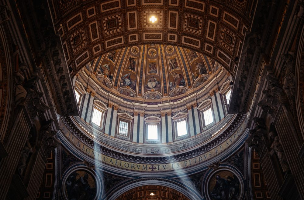 Interior-view-of-St.-Peters-Dome-ceiling-1-1-1000×660